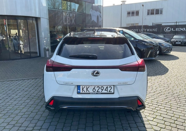 Lexus UX cena 159000 przebieg: 4681, rok produkcji 2022 z Kraków małe 407